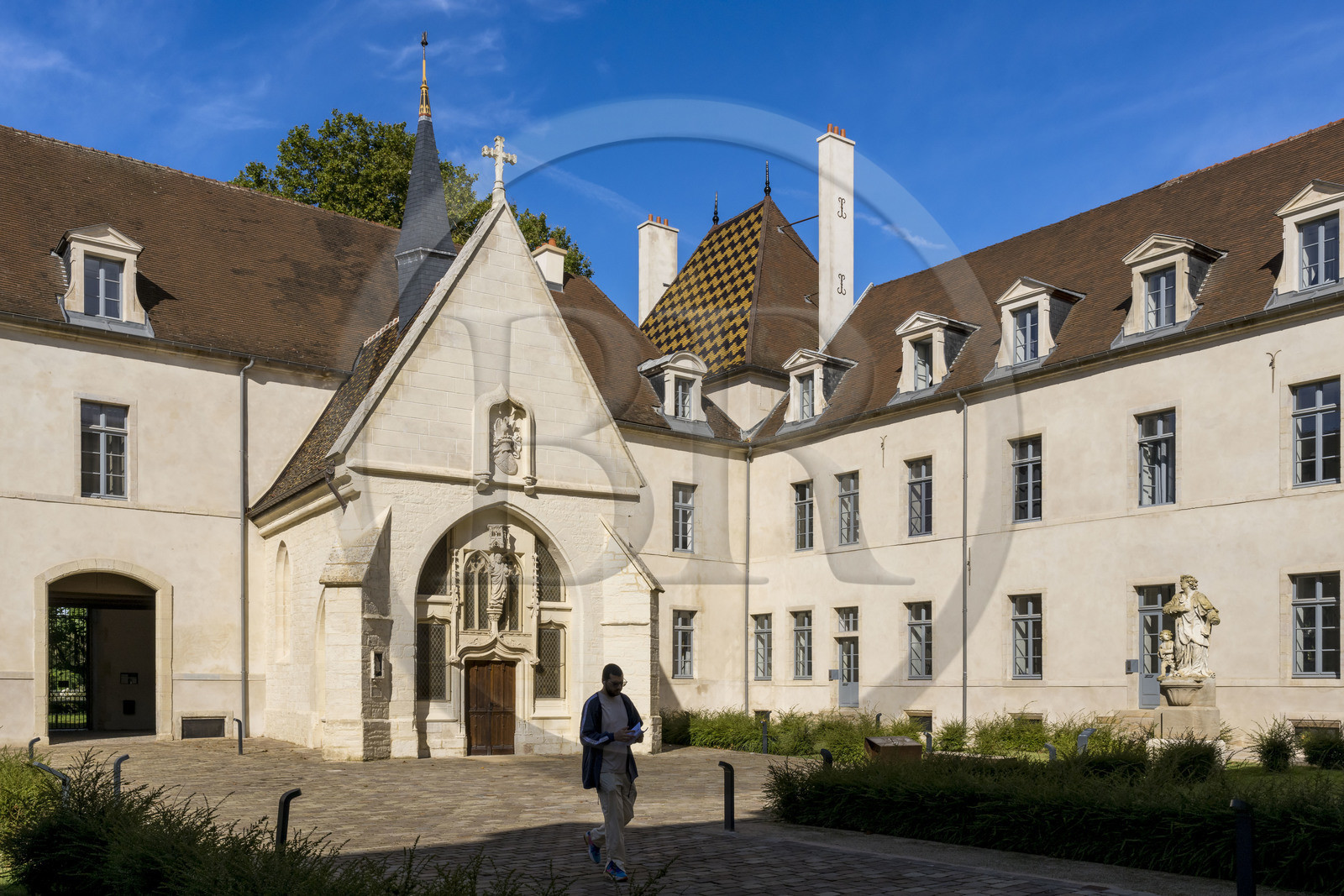 France, Côte-d'Or (21), Dijon, zone classée Patrimoine Mondial de l'UNESCO, Cité Internationale de la Gastronomie et du Vin par l'architecte Anthony Béchu, la chapelle Sainte-Croix de Jérusalem du cimetière de l'ancien hopital général, XVe siècle