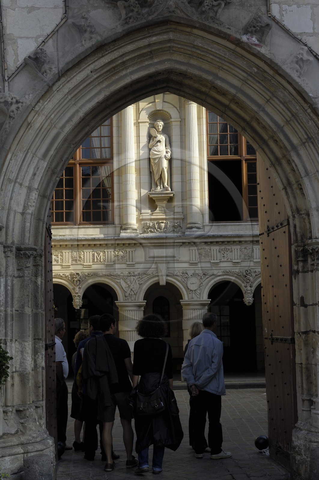 France, Charente-Maritime (17), La Rochelle, la cour intérieur de l'Hôtel de Ville