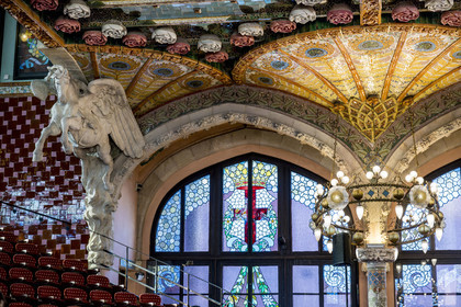 Espagne, Catalogne, Barcelone, Palau de la Musica Catalana (palais de la musique catalane), salle de concert dessinée par l'architecte du modernisme catalan Lluis Domènech i Montaner, site classé au Patrimoine Mondial de l'UNESCO, Pégase au début du second balcon
