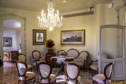 Espagne, Catalogne, Barcelone, quartier de l'Eixample, Passeig de Gracia, Pedrera ou Casa Mila (1905-1910) de l'architecte du modernisme catalan Antoni Gaudi, site classé au Patrimoine Mondial de l'UNESCO, le salon