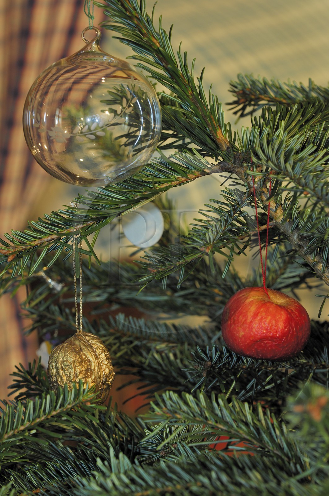 France, Bas Rhin (67,) Strasbourg, musée alsacien, boulle en verre traditionnelle du sapin de Noel