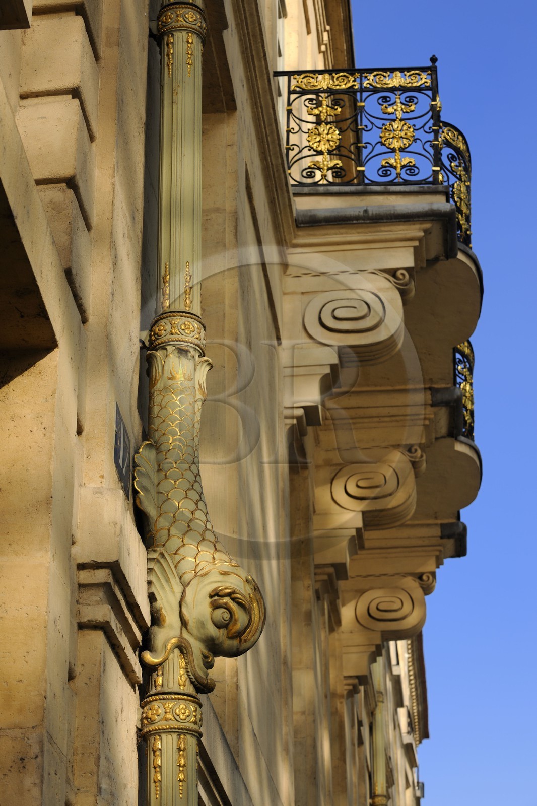 France, Paris (75), île Saint Louis, gouttières  de l'hôtel particulier Lauzun sur le quai d'Anjou