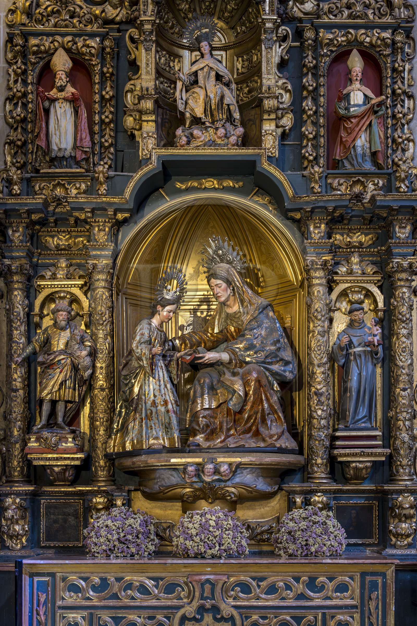 Espagne, Andalousie, Séville, quartier d'Alfalfa, église du Divin Sauveur (Iglesia del Divino Salvador), retable de Santa Ana datant de la fin du XVIIe siècle, symbol de la transmission de la foi chrétienne