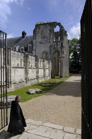 France, Seine-Maritime (76), Saint-Wandrille-Rançon, Abbaye de Saint-Wandrille, anciennement abbaye de Fontenelle, abbaye bénédictine fondée au VIIe siècle, ruines de l'église abbatiale Saint-Pierre