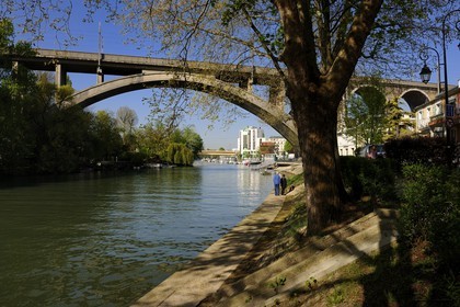 France, Val de Marne, the Marne riverside at Nogent-sur-Marne and the viaduct bridge of Mulhouse