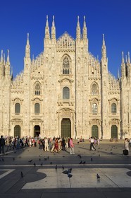 Italy, Lombardy, Milan, Piazza del Duomo, the Cathedral the Duomo in flamboyant gothic style