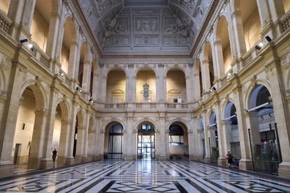 France, Bouches-du-Rhône (13), Marseille, quartier La Canebière, palais de la Bourse, chambre de commerce et musée de la Marine