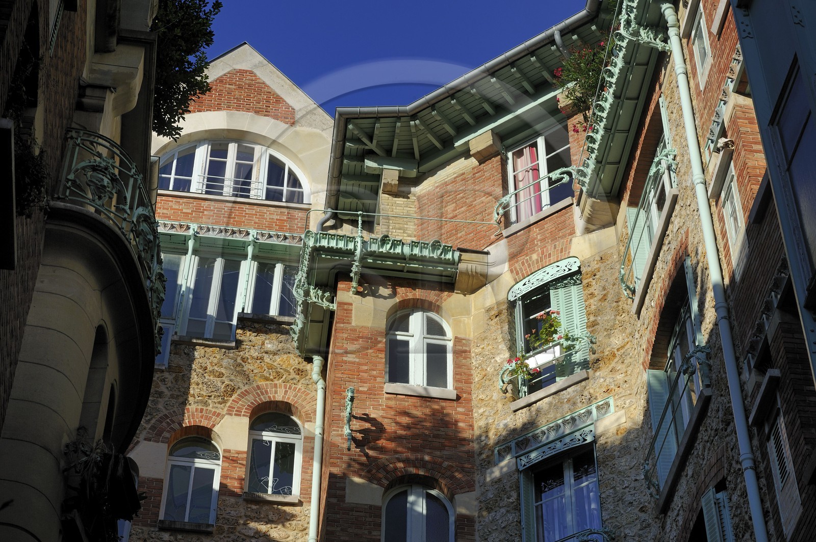 France, Paris (75), le Castel-Beranger, immeuble du 14 rue La Fontaine de style Art Nouveau  par Hector Guimard