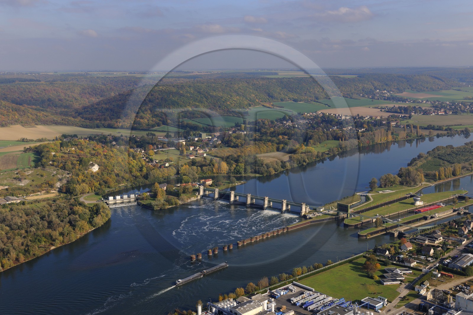 France, Eure (27), Port-Mort, Barrage et écluses sur la Seine (vue aérienne)